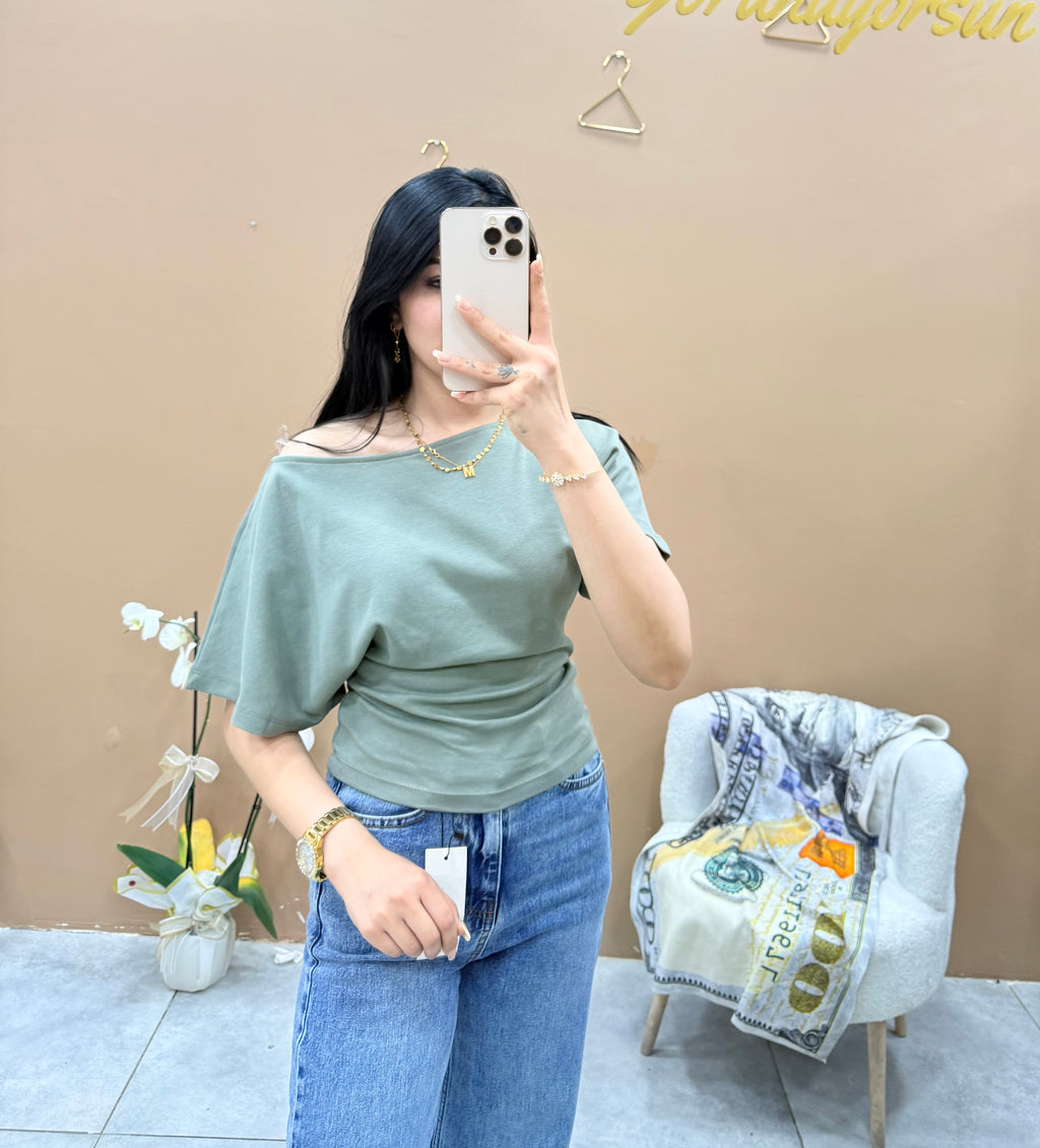 Kayık yaka T-shirt